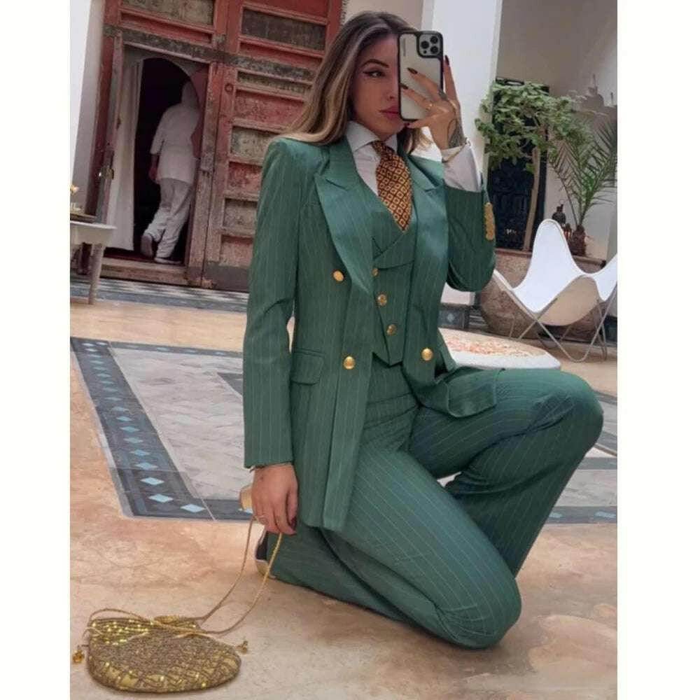✨ Costume Femme 3 Pièces Vert Rayé – Élégance Formelle & Style Cintré - Legeekshop