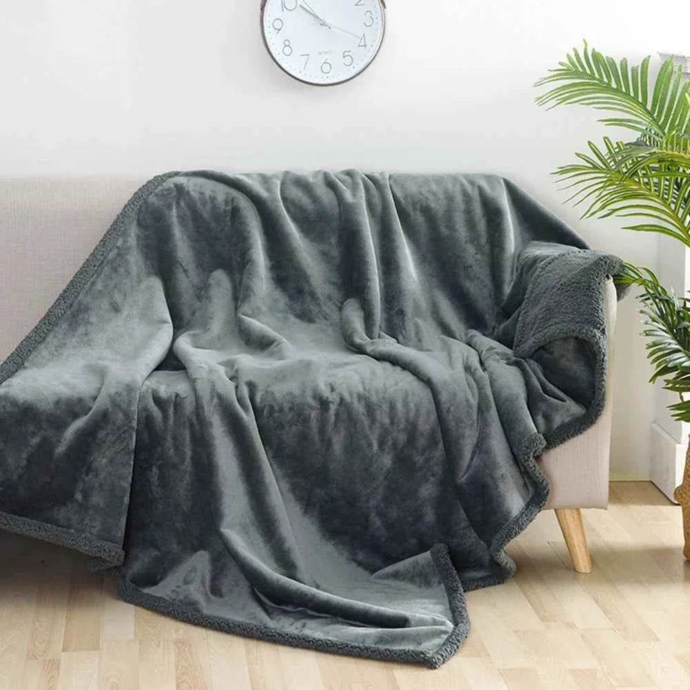 Plaid Chaud Imperméable king size Noir pour un confort maximum - Legeekshop