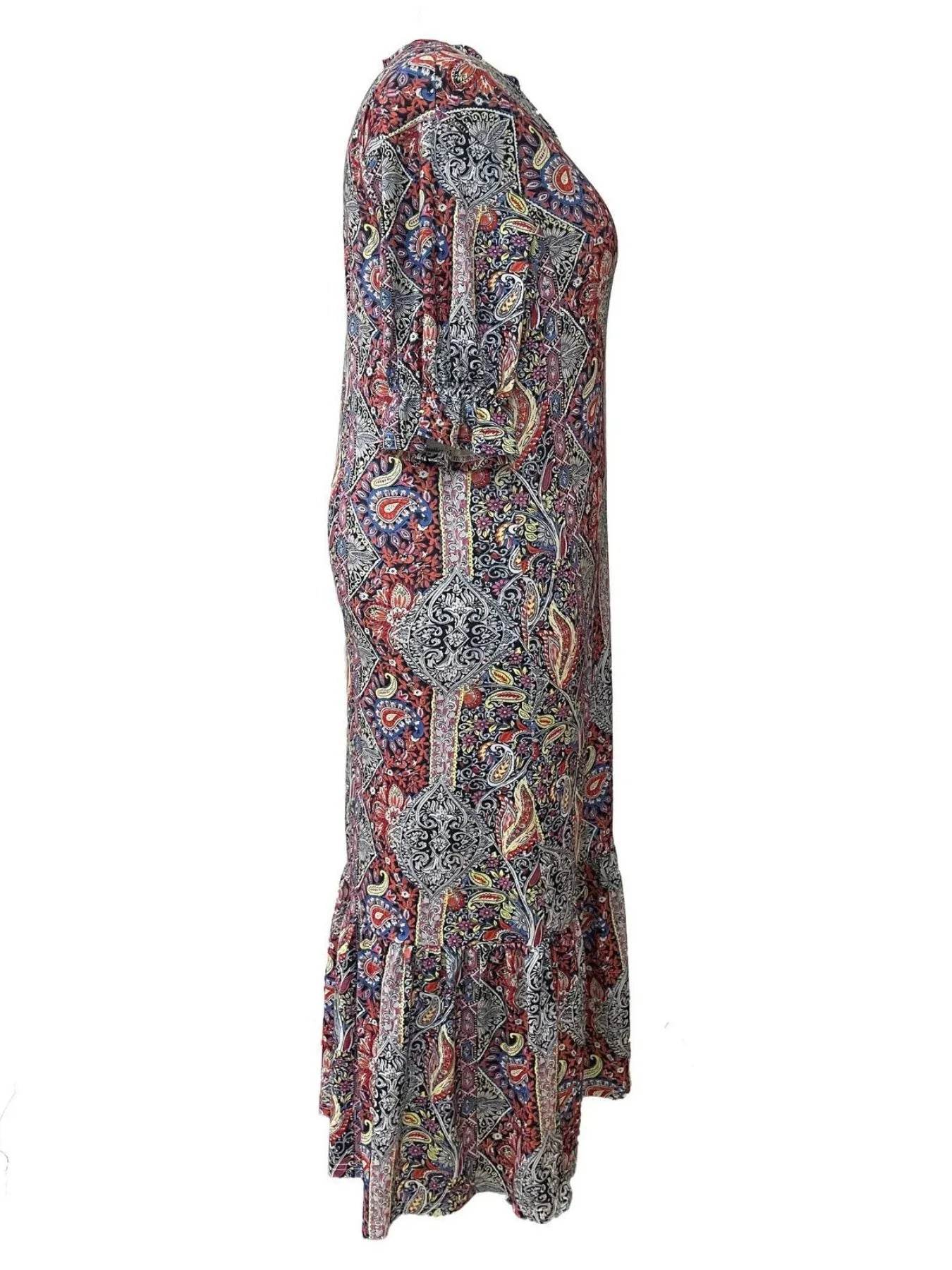 Robe Midi Plus Size en Imprimé Paisley Boho avec Volants vue de côté avec motifs colorés