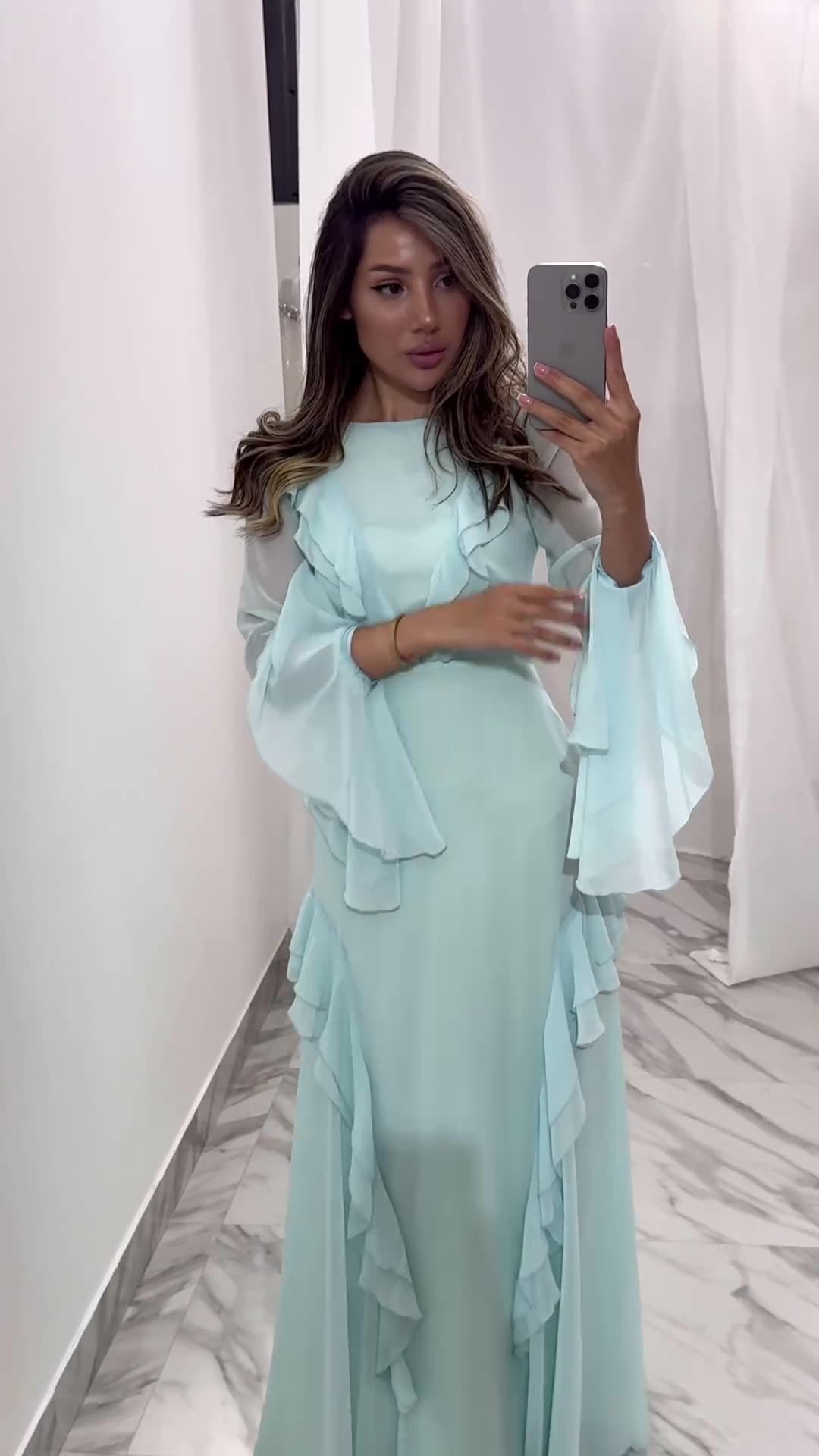 Robe Longue Col Rond Volants Manches Longues Élégante